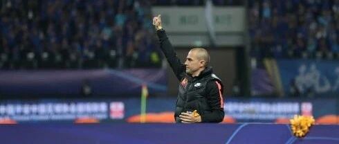 向前看吧，还有亚冠呢……