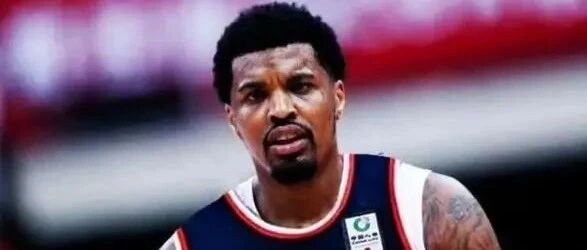 新援到位！他是“马尚”，还是“汤普森”？