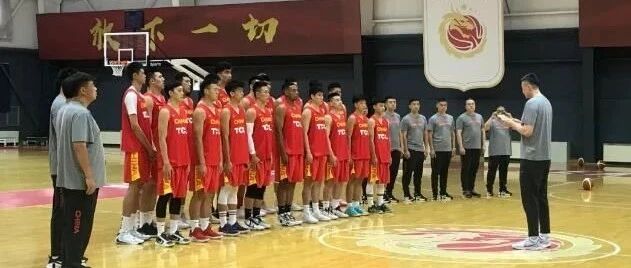 阿联送年轻人一封信：来国家队要玩命！