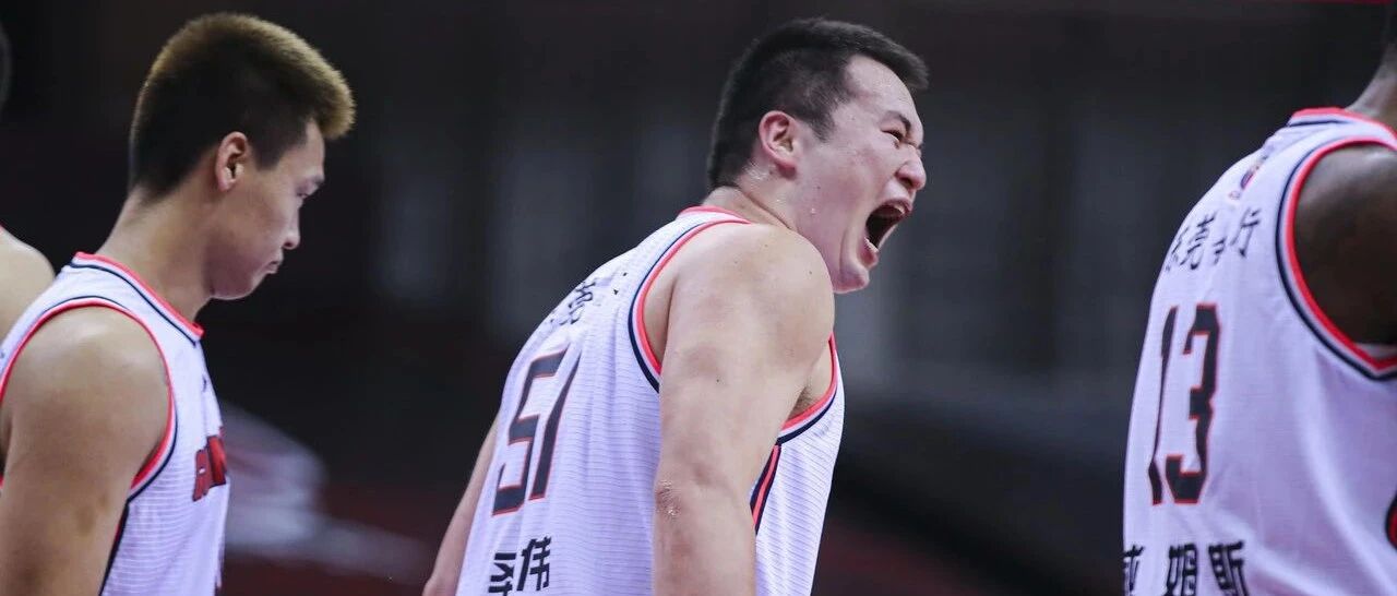 “队宠”深情道别：一日宏远人，一生宏远情！