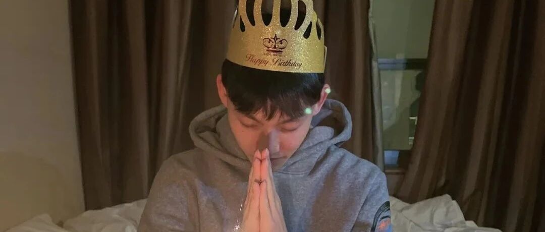 “徐杰，你上去控制下篮板。”