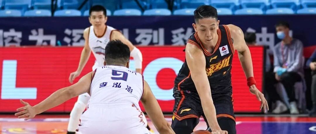 深圳男篮豪取八连胜，悄悄地他们来到了联赛榜首位置！