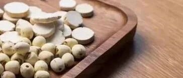 调和脾胃，可用山扁术金汤