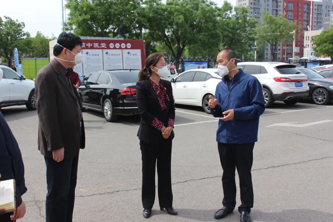 顺义区政协党组书记、主席贺亚兰到京顺医院慰问一线医护工作者​