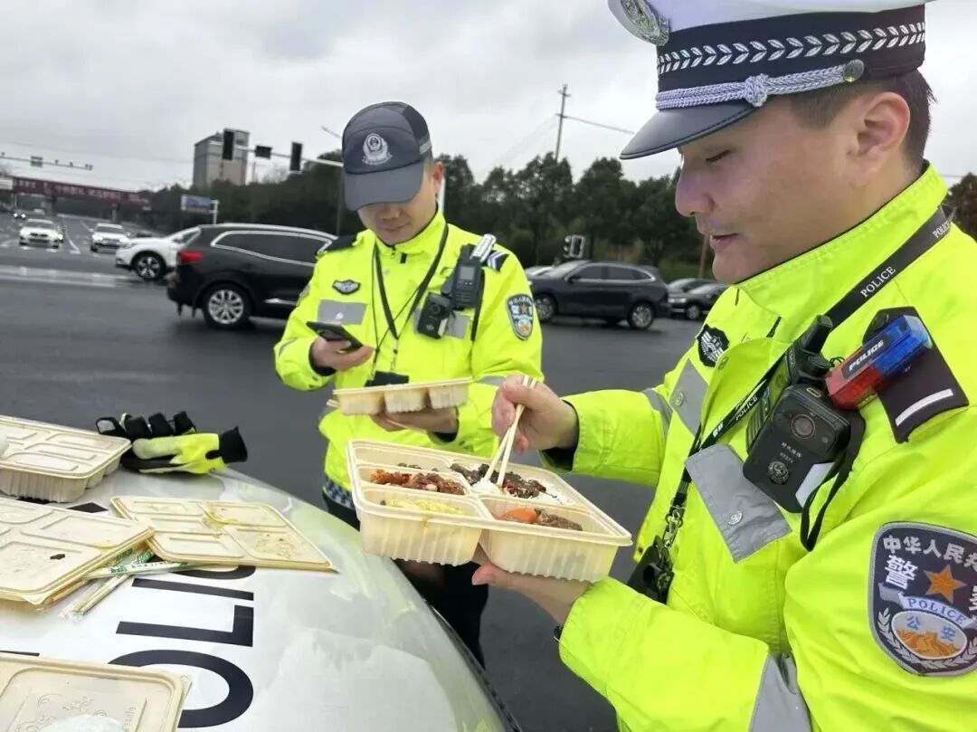 交警3.jpg