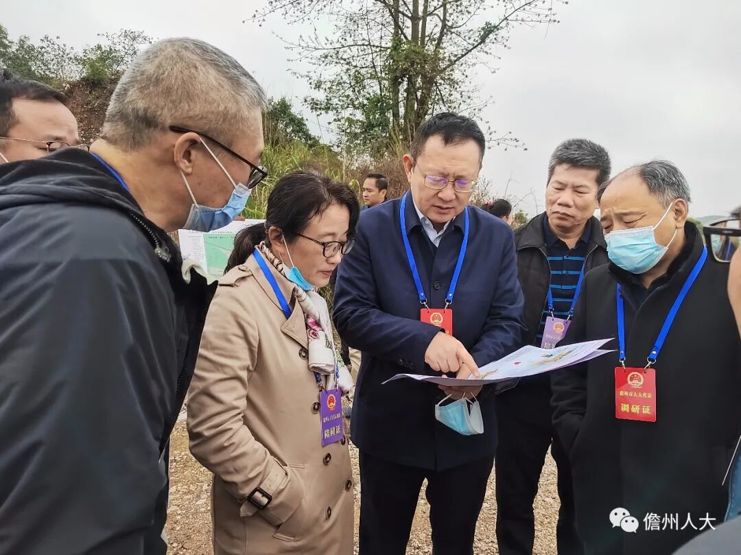 68686868当天,马飞一行先后到海南富森木业科技有限公司,儋州