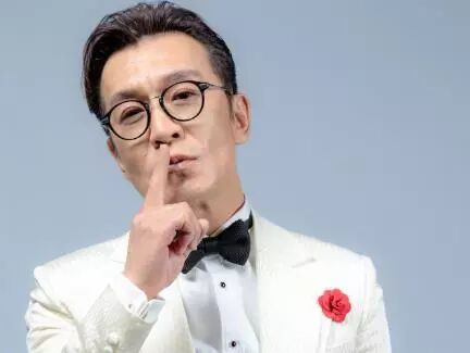 主持人李咏因癌症在美国去世！年仅50岁！