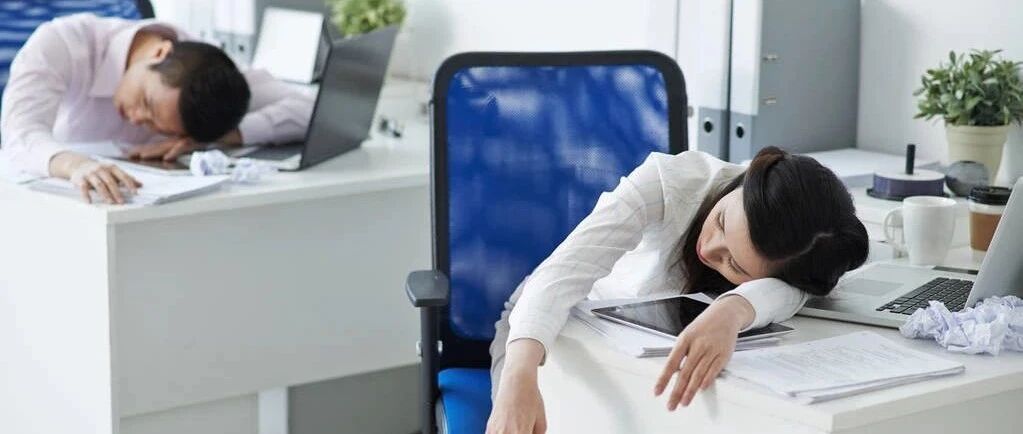 累到自杀的日本人都不加班了，为什么中国人还在拿命换钱？