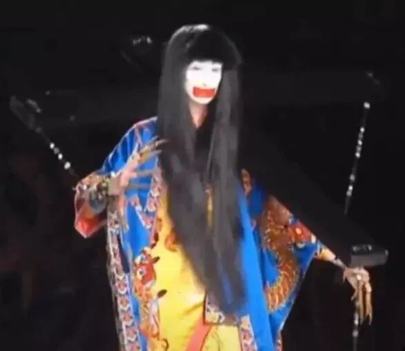 陈漫就作品争议发文道歉原来为了金钱可以出卖很多！