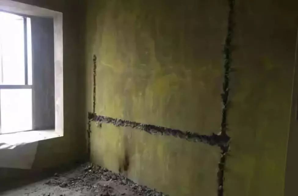 地板扣條什么材質(zhì)的好_鋁合金地板扣條廠(chǎng)家_木地板過(guò)門(mén)條