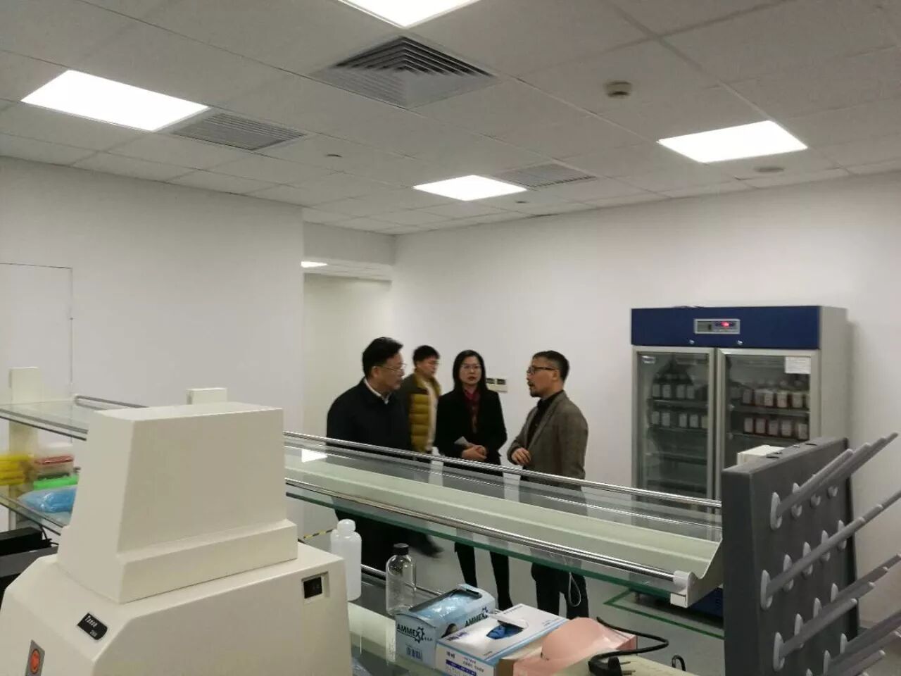 中广国际广告创意产业基地 嘉定区人大常委会副主任王建新调研中广国际入驻企业微知卓