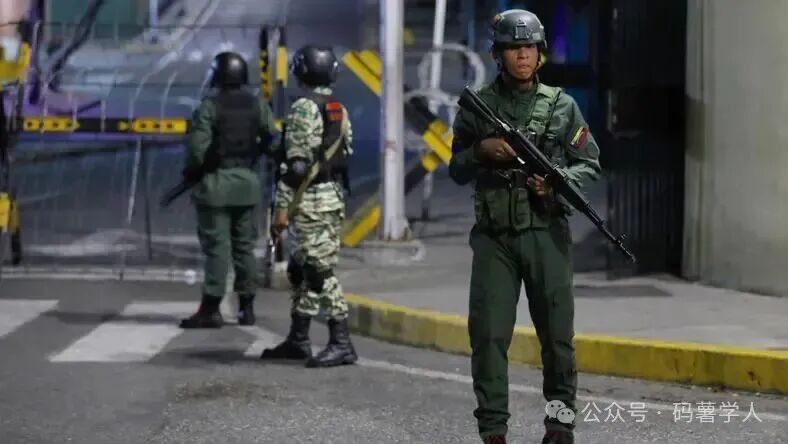 美国突然对委内瑞拉发起军事行动，到底发生了什么？