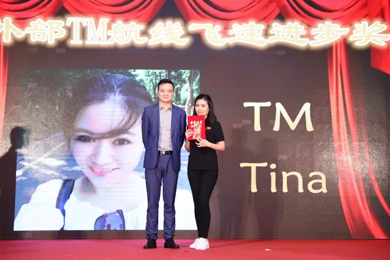 这次...骚起来姿势不一般! 这次...骚起来姿势不一般!