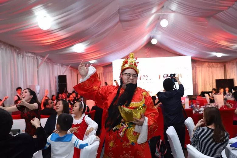 这次...骚起来姿势不一般! 这次...骚起来姿势不一般!