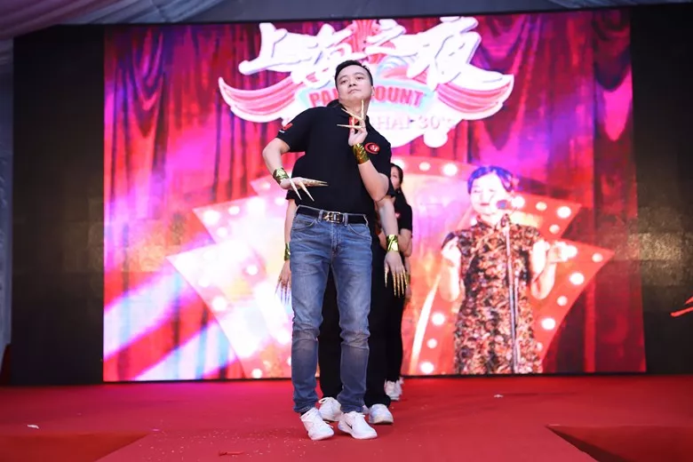 这次...骚起来姿势不一般! 这次...骚起来姿势不一般!