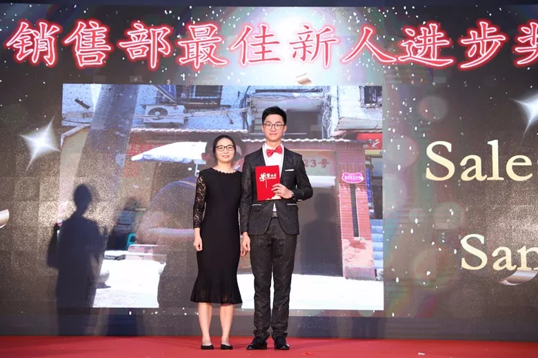 这次...骚起来姿势不一般! 这次...骚起来姿势不一般!