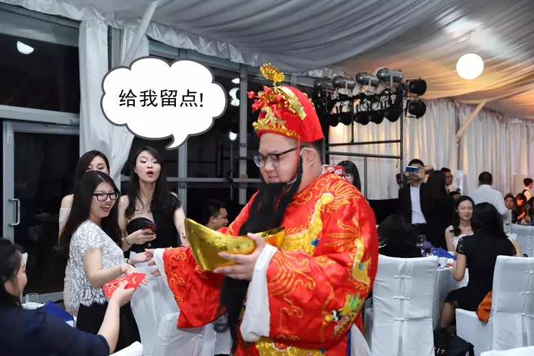 这次...骚起来姿势不一般! 这次...骚起来姿势不一般!