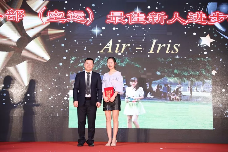 这次...骚起来姿势不一般! 这次...骚起来姿势不一般!