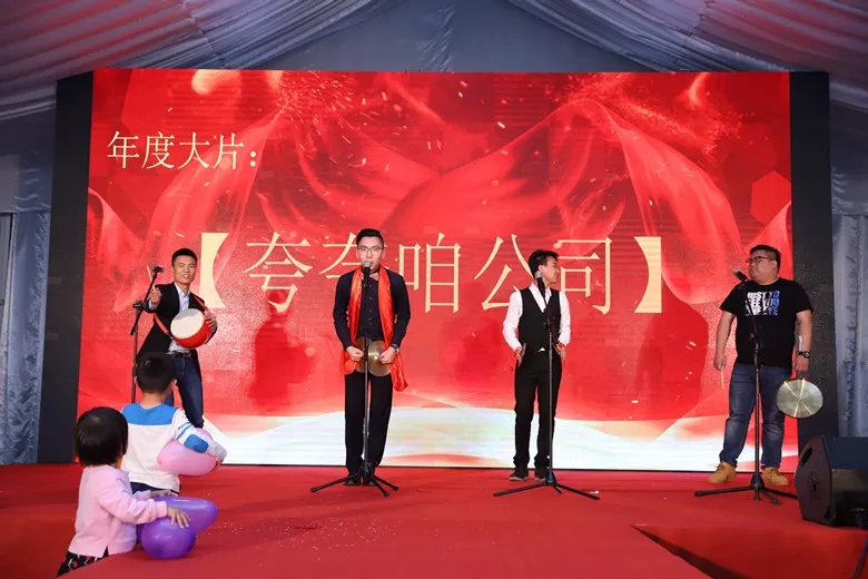 这次...骚起来姿势不一般! 这次...骚起来姿势不一般!