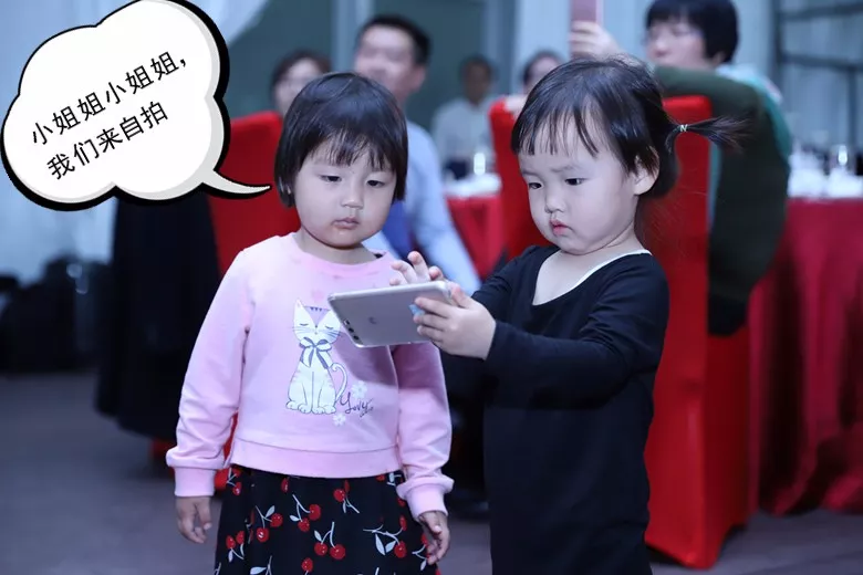 这次...骚起来姿势不一般! 这次...骚起来姿势不一般!