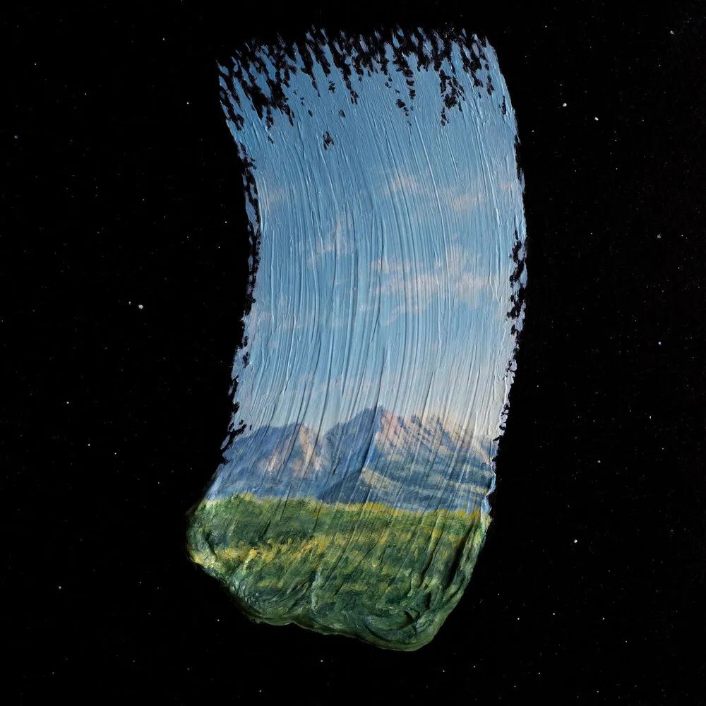 草場和遠(yuǎn)山