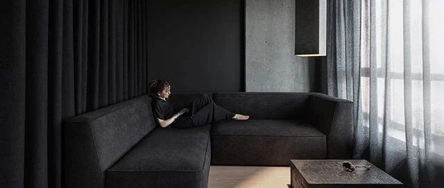 43㎡黑色小户型住宅，网友：这才叫一个人的豪宅!