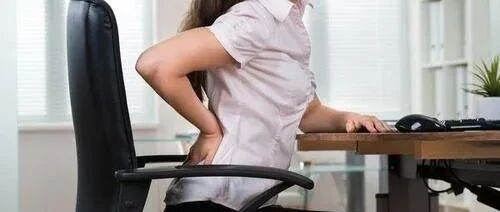 忙起来坐了一上午，一起身，却发现腰疼得站不起来了 !