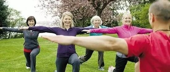 月经紊乱、易怒、潮热......如何安全度过更年期？