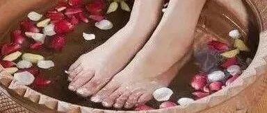 【保健妙招】天一冷就手脚凉？千万小心这个并！教你4招快速暖脚，招招见效