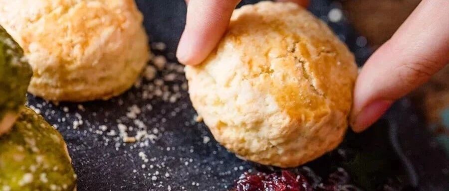 火了300年的皇室甜品，这一招轻松搞定！酥软好过瘾！