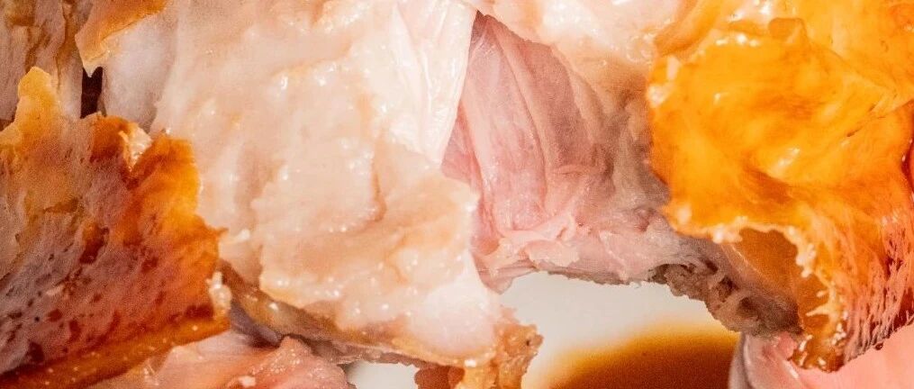 这肉一出锅，全家都沸腾了！不加一滴油，脆得满嘴飙汁！