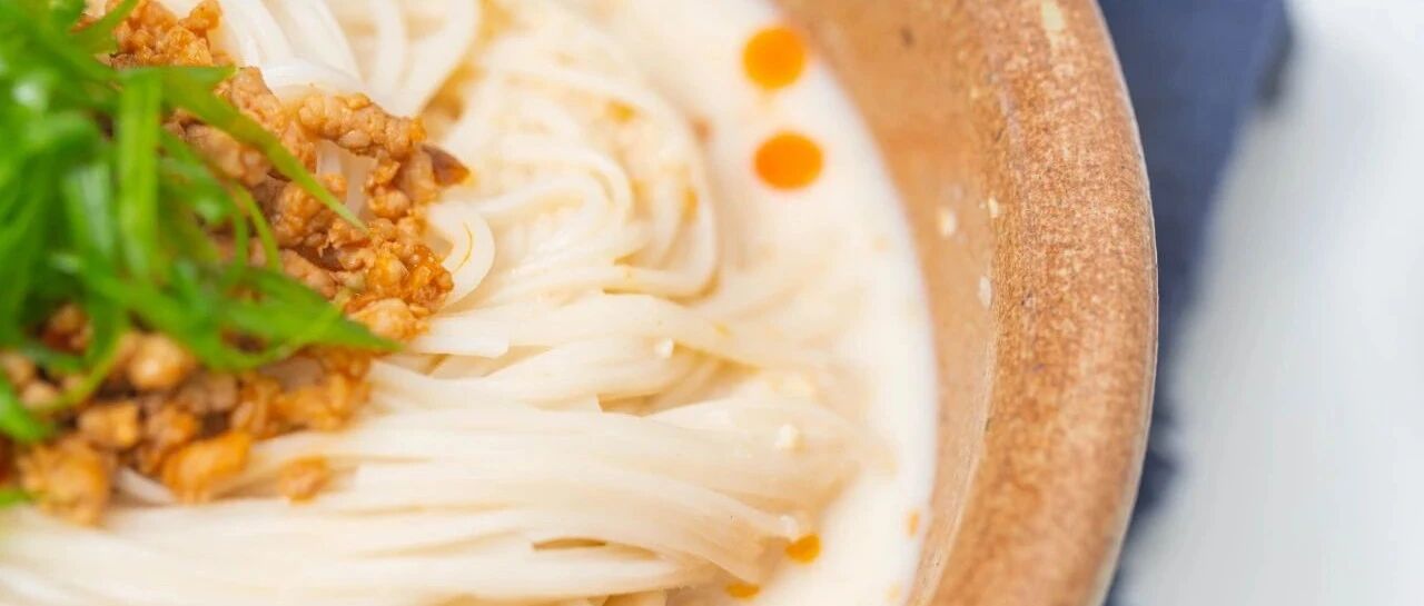 早餐店里2块钱的它，这吃法竟90%人没见过！冰爽开胃超丝滑！