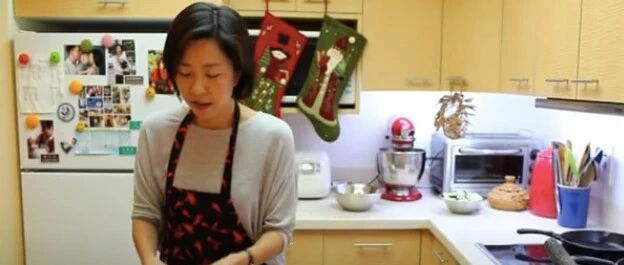 学厨放弃博士学位，12年搬家7个城市，她的做菜视频被无数人誉为“厨房圣经”