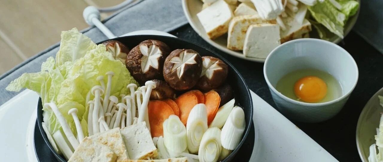 周末就爱这暖呼呼的一锅！备菜简单，调对酱汁就没法失败！