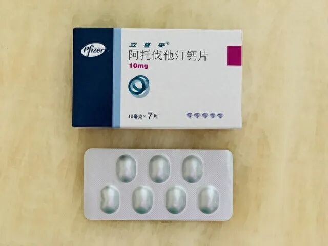 长期使用阿托伐他汀药物需警惕4种副作用