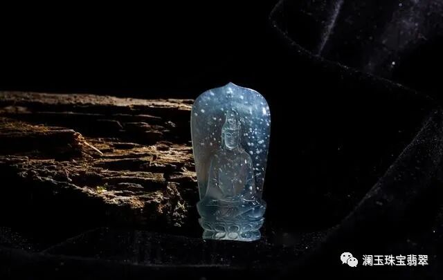 翡翠是越透越好，还是越绿越好？