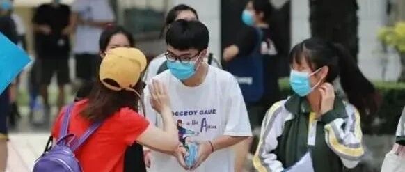 多所高校发出紧急通知，国庆假期将要“缩短”，要有心理准备！