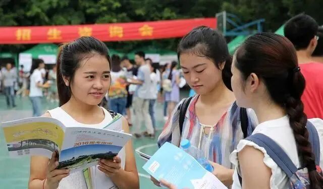 文科高考考科生多少人_高考文科生考哪几科_文科生高考时考哪几科