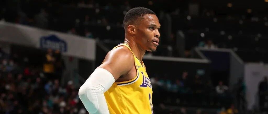 半场鬼半场神！半场威震天猛如虎，定睛一看是群主！