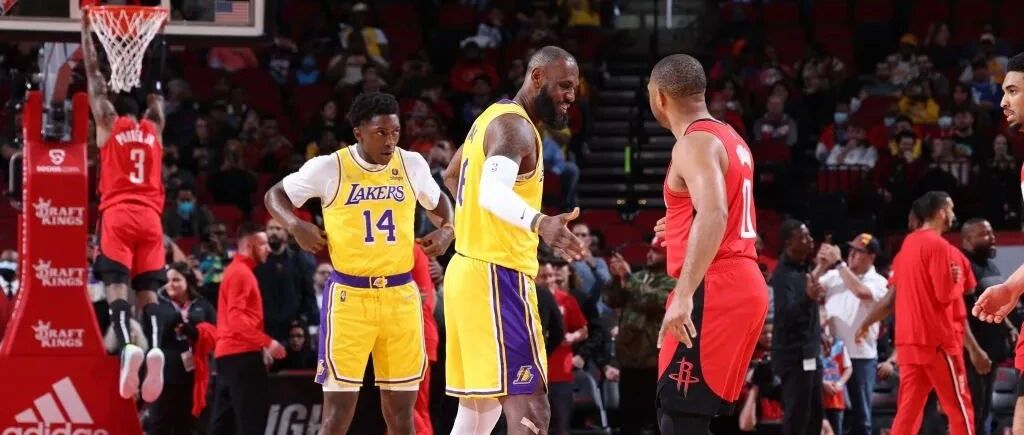 詹威灵魂互换输登哥，湖人加时输火箭！塔图姆又砍40+！