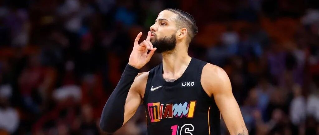 又帅又能打，库兹马准绝杀！屠雄鹿破篮网，现在双向合同都这么厉害了？