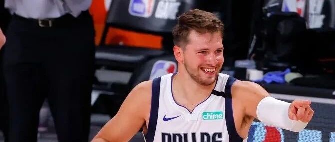 湖人三连败送雄鹿联盟第一！东契奇超级三双灭的就是第一！