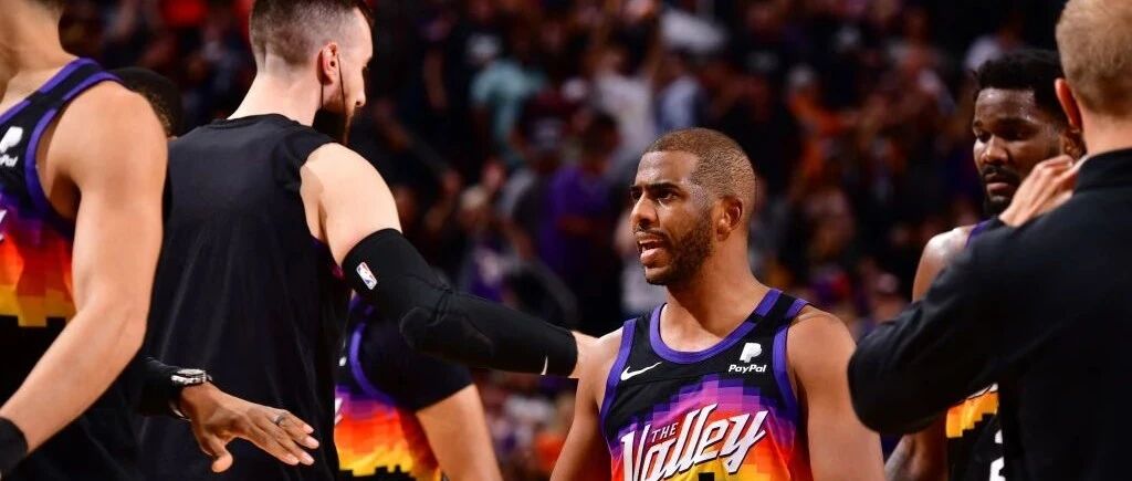 末节又见“关键炮”，太阳喜提开门红！49分猎杀时刻，篮网大胜雄鹿！