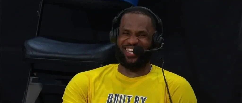 落后20分也不加时！詹眉导演大逆转豪取七连胜！一场球4人30+！刷三分，找鹈鹕？