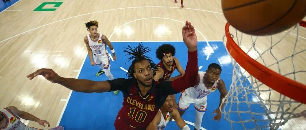 加兰单场18助攻，比对面全队还多！掘金大胜湖人，赢球也得开会！