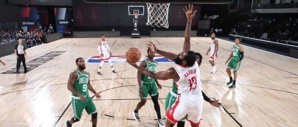 哈登半场30分惨遭隔扣抢镜！独行侠加时险胜，波神也秀“金鸡独立”！