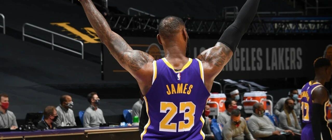 詹姆斯21+11打爆鹈鹕豪取五连胜 字母哥10罚1中险胜独行侠