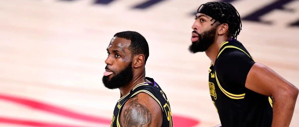 绅士吊打？詹眉合砍65分堪称无解存在！老队长开会，阿德巴约复出能救热火？