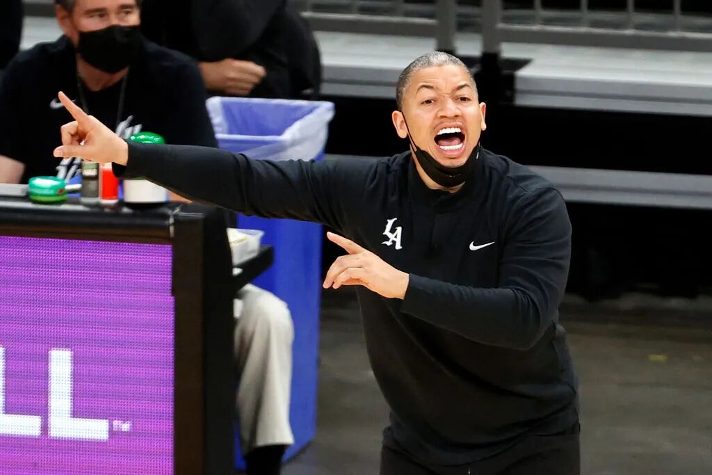 没保罗没问题,老炮附体布克三双沉船!四年过程无缘东决,大帝还信吗?