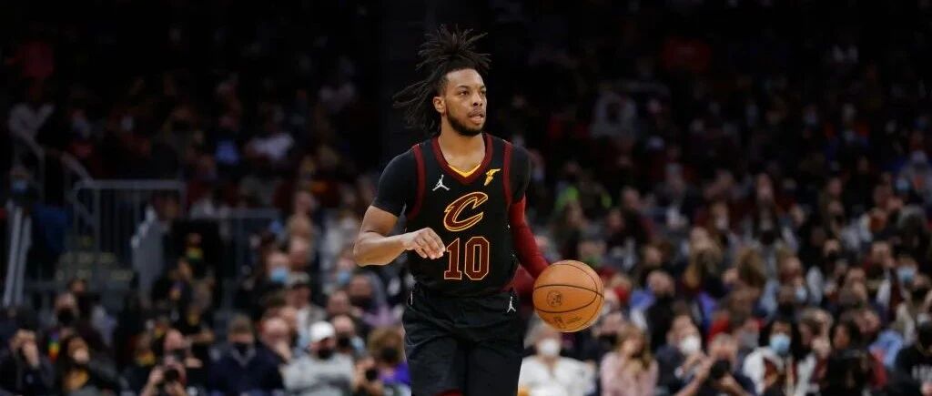 助攻技术哪家强，新老控卫做饼忙！